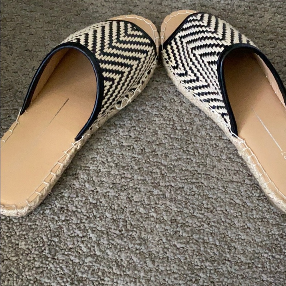Sandals - Picture 2 of 4